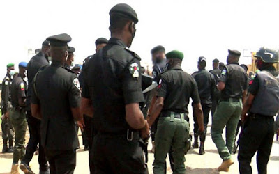 Panic%2Bas%2B30%2BSuspects%2BEscape%2BSARS%2BDetention%2BFacility%2Bin%2BLagos.jpg