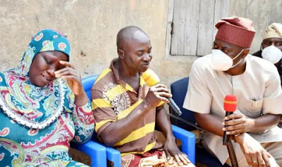 Pic-31-Makinde-visist-family-of-victim-of-EndSARS.jpg