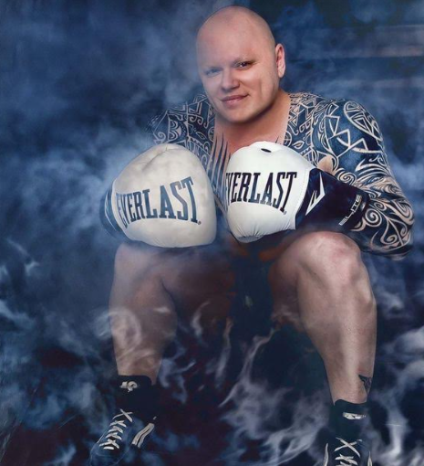 female%2Bpowerlifter%2Bboard%2Bflight.png