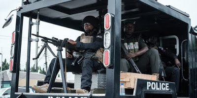 police-raid-750x375%25282%2529.jpg