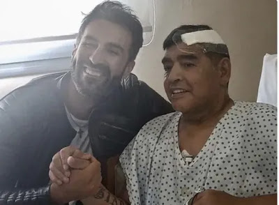Maradona-right-and-his-doctor-Leopoldo-Luque--e1606668417864.jpg