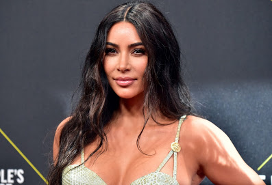 Kim%2BKardashian%2Bwants%2Bto%2Bsend%2B1%252C000%2Bpeople%2B%2524500%2Beach.jpg