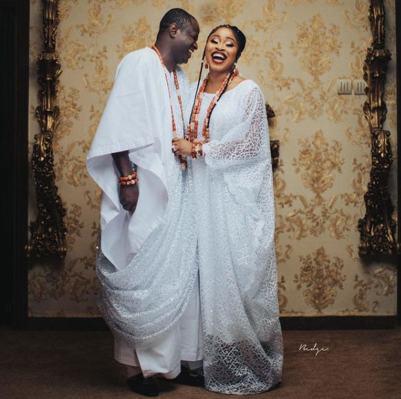 Pre-wedding%2Bphotos%2Bof%2BNigeria%2527s%2Bluxury%2Bdesigner%252C%2BMalivelihood%2Band%2BDeola%2BSmart.png