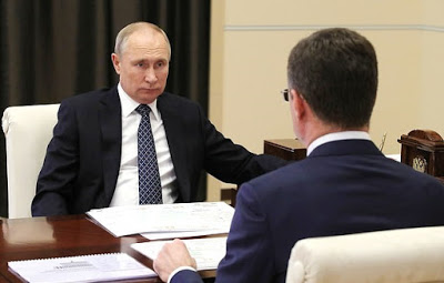 Putin%2Bsigns%2Bbill%2Bgranting%2Bformer%2BRussian%2Bpresidents%2B-%2Bincluding%2BHIMSELF%2B-%2Blifetime%2Bimmunity%2Bfor%2Bany%2Bcrimes%2Bcommitted.jpg