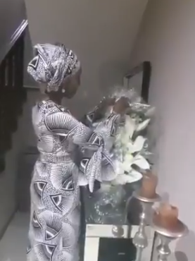 toyin%2Bsaraki%2Bflowers.png