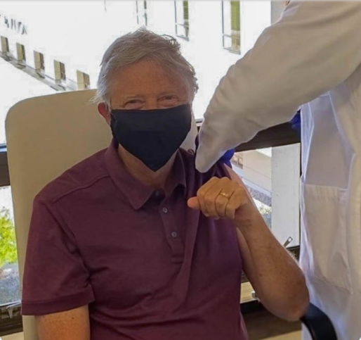 bill%2Bgates%2Btake%2Bcovid-19%2Bvaccine.png