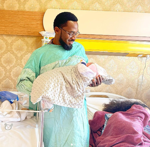 dbanj%2Bwelcomes%2Bdaughter.png