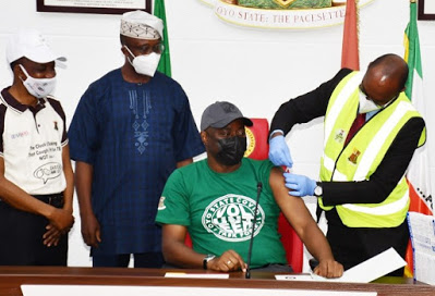 Makinde%2Breceives%2Bfirst%2Bdose%2Bof%2BCOVID-19%2BVaccine.jpg