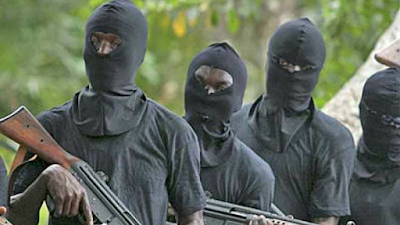 Gunmen%2Bstorm%2Bex-minister%25E2%2580%2599s%2Bhome.png