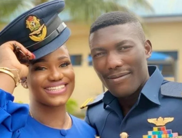 pilot finacee pens touching tribute