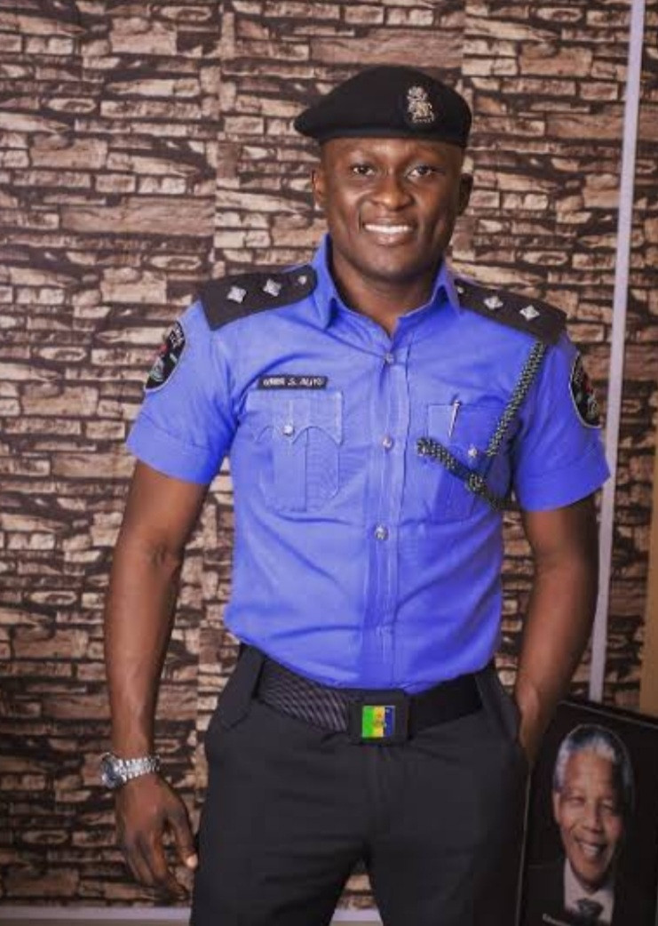 Famous police officer, Aliyu Giwa thankful to God after surviving two accidents in one day Famous police officer, Aliyu Giwa thankful to God after surviving two accidents in one day