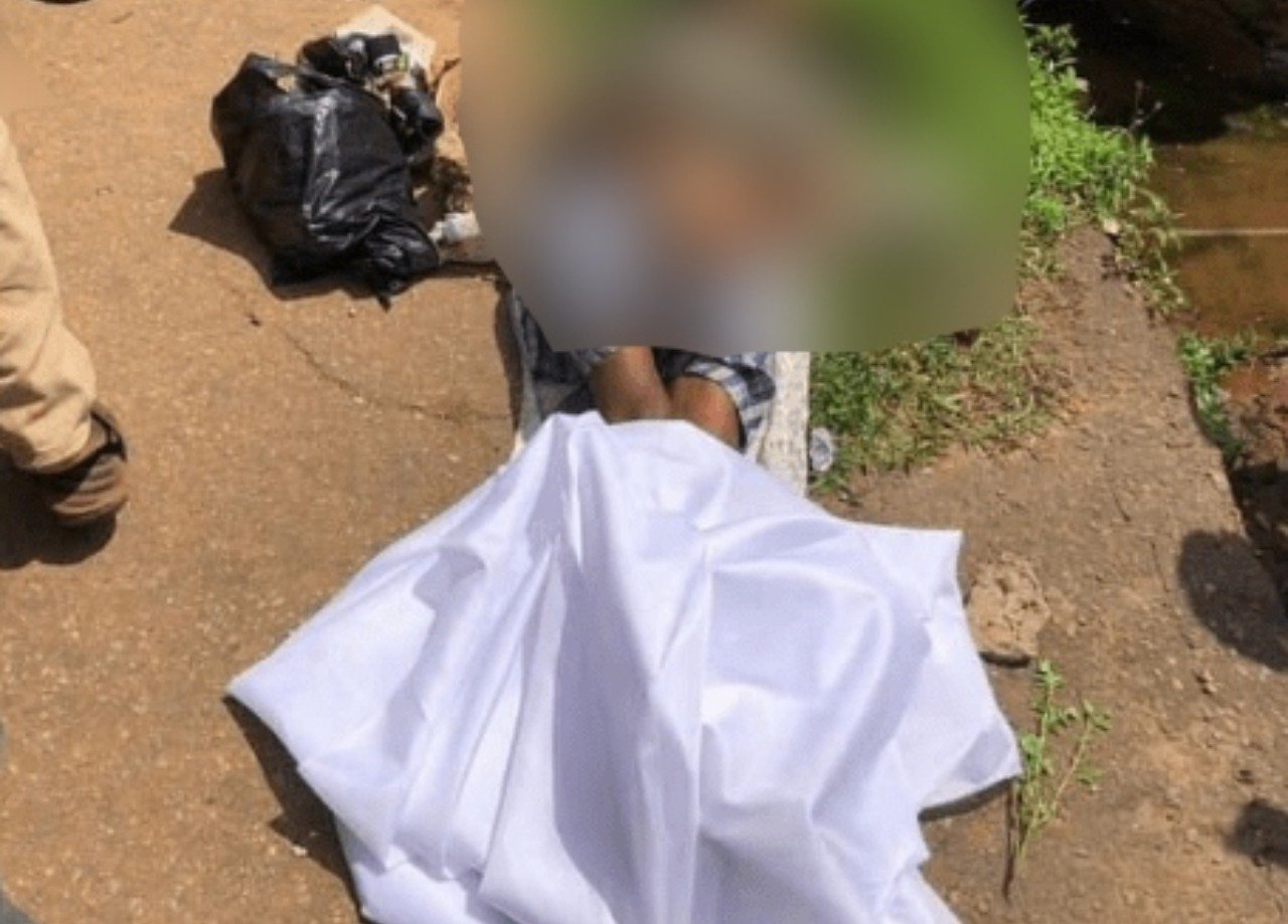Suspected ‘Yahoo Boys’ dump lady’s corpse beside church in Ondo Suspected ‘Yahoo Boys’ dump lady’s corpse beside church in Ondo