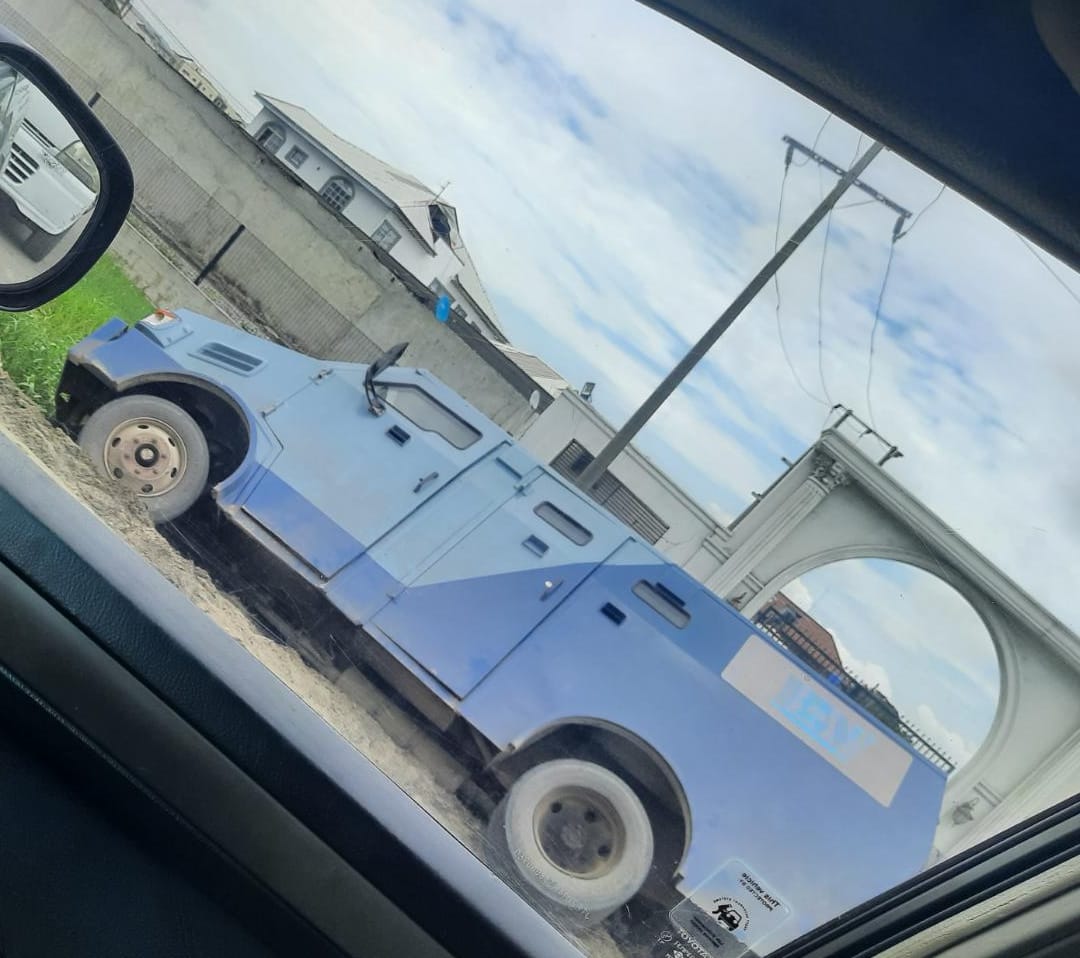 Bullion Van crashes in Lagos Bullion Van crashes in Lagos