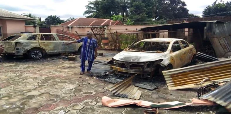 Imo-community-2 70 houses destroyed, 15 vehicles razed as security operatives raid suspected oil thieves in Imo community
