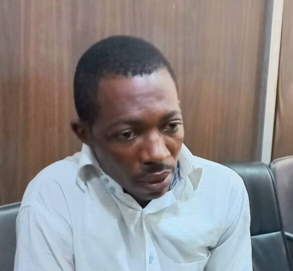 Fake Lawyer Nabbed As He Storms EFCC's Office To Secure Bail Of Fraudster... He Has Been Sent To Jail FAKE LAWYER JAILED