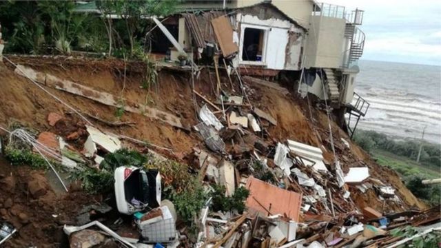 Flooding KILLS 306, Leaves 240 Schools Damaged In South Africa1 South Africans Mourn As Flood KILLS 306, Leaves 240 Schools Damaged
