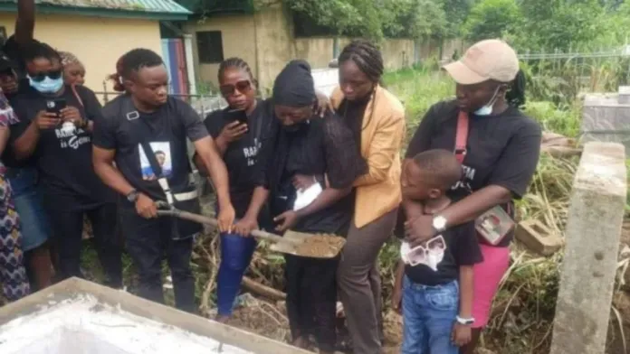 Sound engineer lynched by Okada riders in Lagos buried Sound engineer lynched by Okada riders in Lagos buried