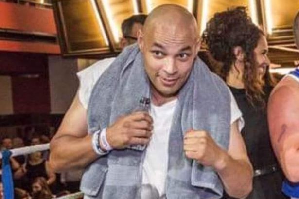 Boxing coach Collapses And Dies In Ring Boxing coach Collapses And Dies In Ring During Charity Fight For Girl, 4, Battling Cancer