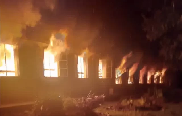 Uganda-fire Fire guts several houses, worship centre in Benin
