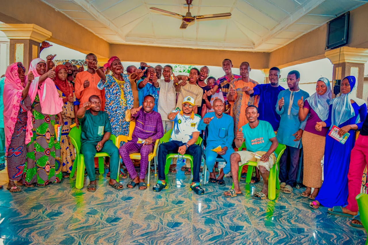 APC, PDP members dump parties, join Accord in Oyo Accord