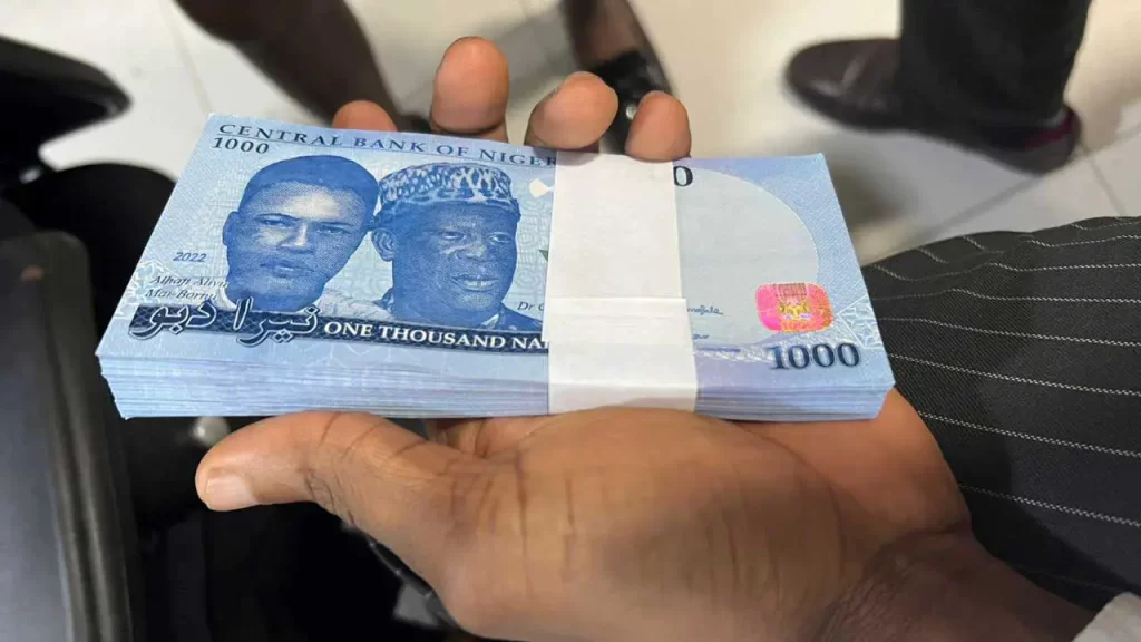 CBN Orders Banks To Pay New Naira Notes Over The Counter CBN