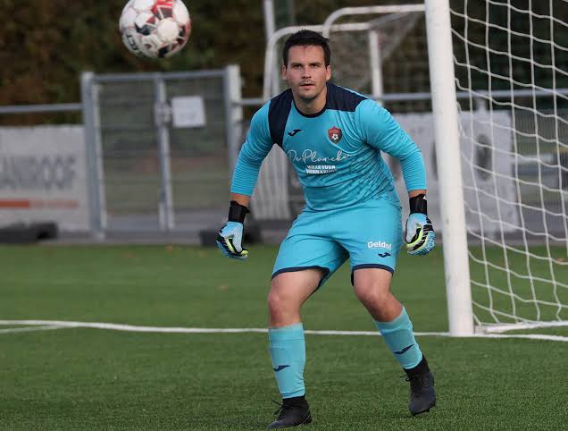 Tragedy as goalkeeper dies after saving penalty in Belgium Tragedy as goalkeeper dies after saving penalty in Belgium