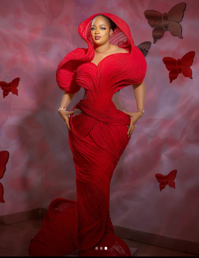 Queen Naomi Silekunola