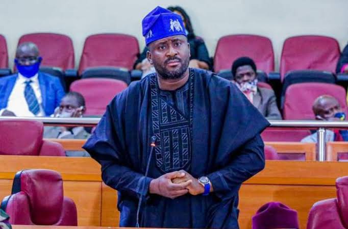 Desmond Elliot apologises to youths, says the ‘hate is too much’ Desmond Elliot apologises to youths, says the ‘hate is too much’