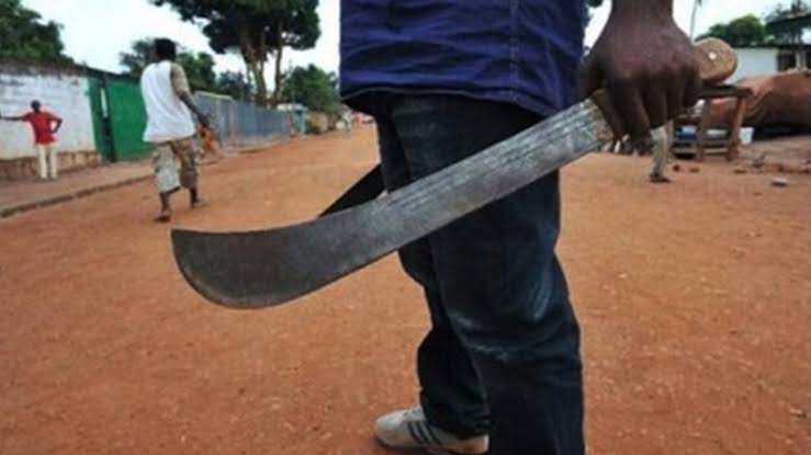 Man attacks Ondo doctor, nurse with cutlass over son’s death Man attacks Ondo doctor, nurse with cutlass over son’s death