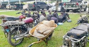 Army arrests 12 suspected oil thieves oil thieves, rivers state