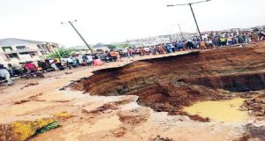 Oyo government closes Olodo bridge over Flood Oyo government closes Olodo bridge over Flood