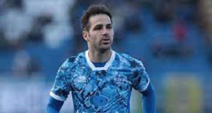 Cesc Fabregas announces retirement from football. Fabregas
