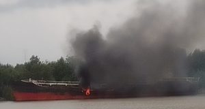 FG sets vessel of stolen crude oil ablaze to serve as WARNING to bunkerers vessel of stolen crude oil