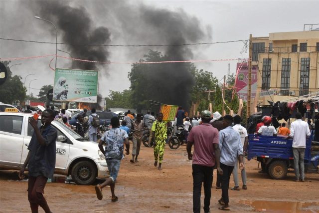 Niger-coup-scaledladunliadisnews.com_ ECOWAS gives Niger coup mastermind, Tchaini 7-day ultimatum to reinstate Bazoom as president