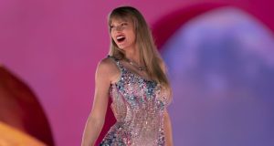 Taylor Swift breaks is the first living artist in nearly 60 years to achieve rare feat Taylor Swift