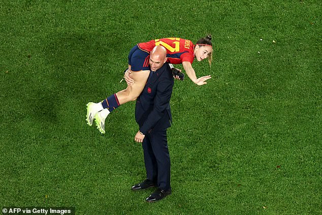New photo shows Spanish FA president lifting World Cup star on his shoulder