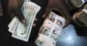 Naira slides further as dollar shortage hits banks Naira slides further as dollar shortage hits banks