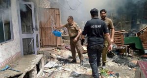 Pakistan: Mob burns churches, attacks Christians Pakistan: Mob burns churches, attacks Christians