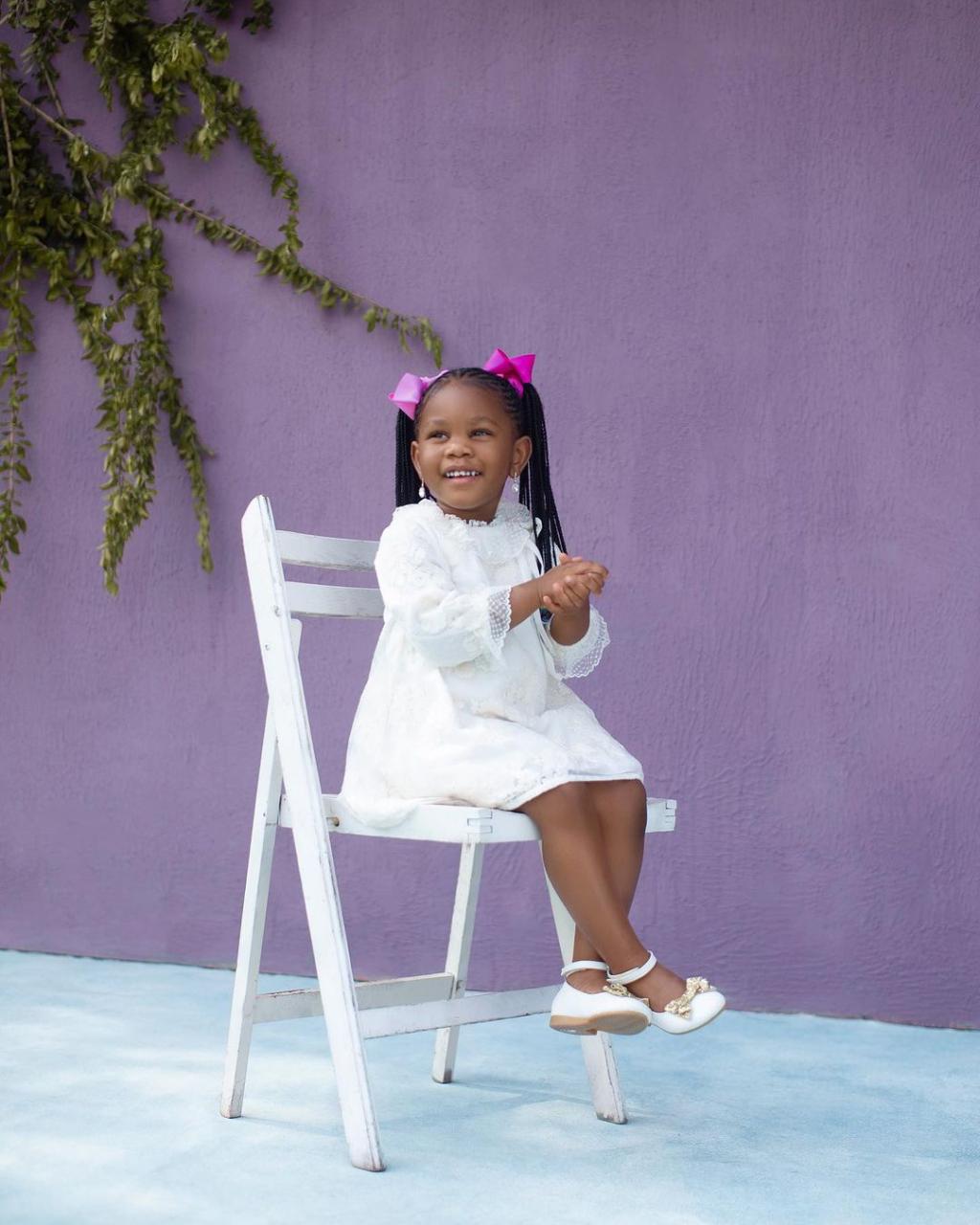 Adorable photos of Patoranking & his daughters
