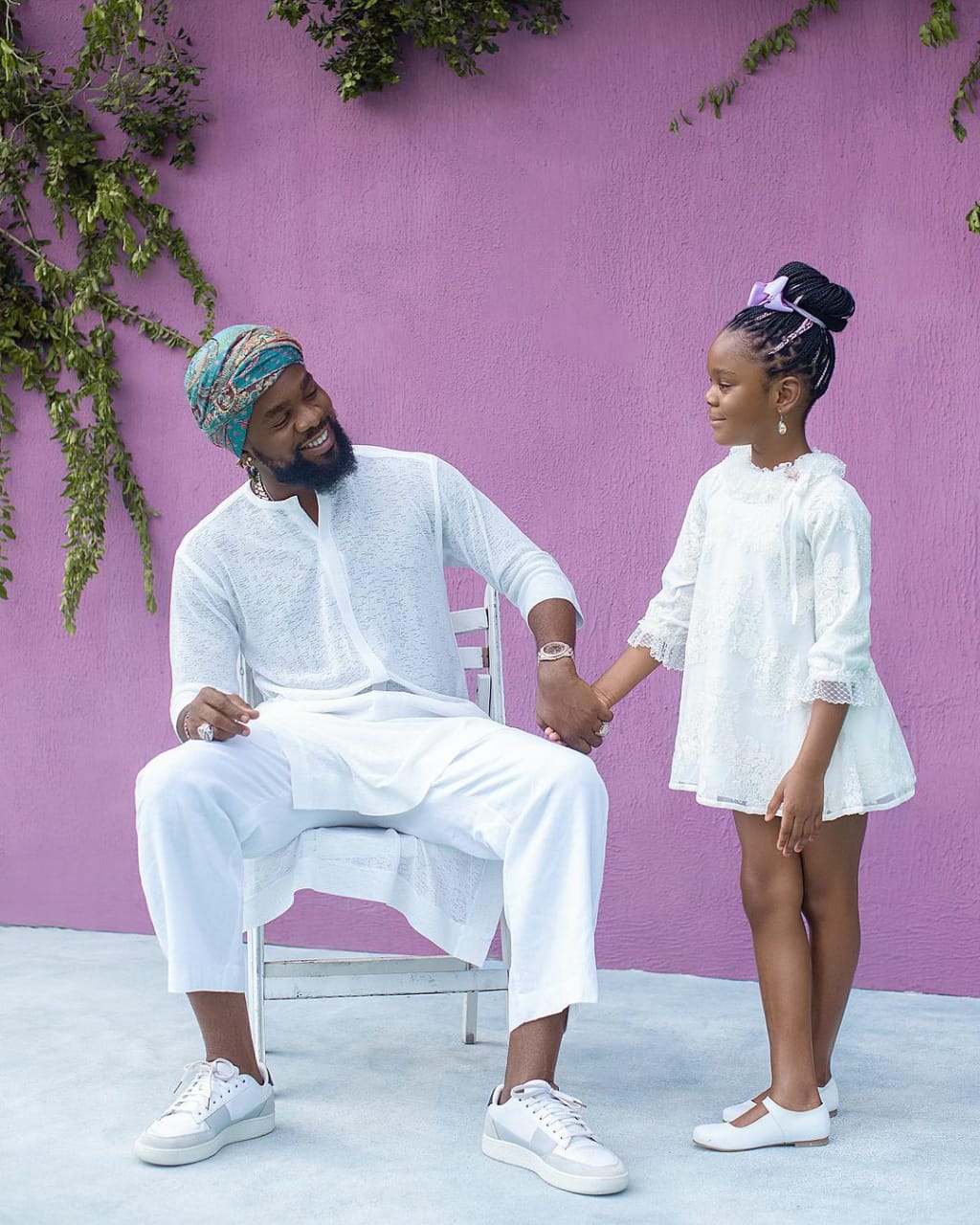 Adorable photos of Patoranking & his daughters

