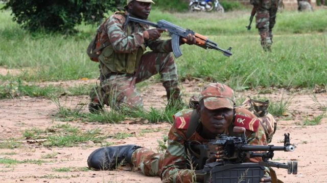 Gunmen kill soldier in Benin, steal bags of money