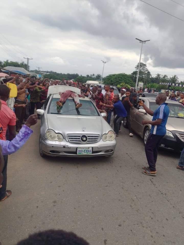Jubilation in Akwa Ibom as police neutralise wanted armed robber & murderer