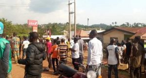 Robbers invade three communities in Ibadan Robbers invade three communities in Ibadan