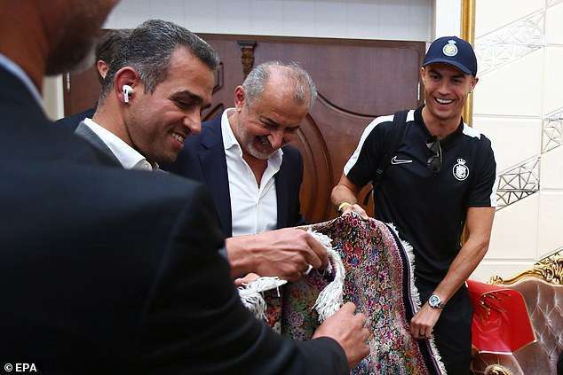 Cristiano Ronaldo receives a crazy welcome in Iran