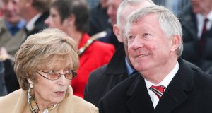 Sir Alex Ferguson’s wife is dead Sir Alex Ferguson's wife is dead