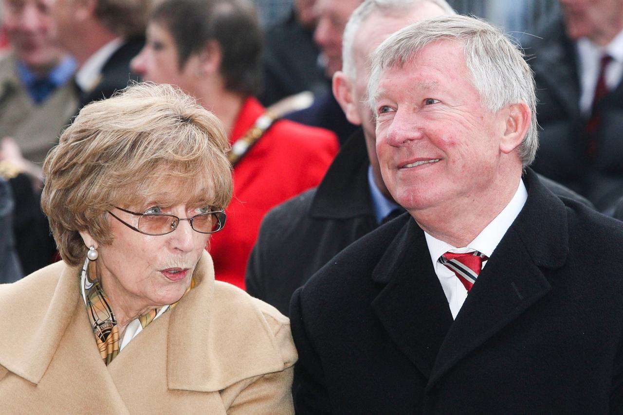 Sir Alex Ferguson's wife is dead