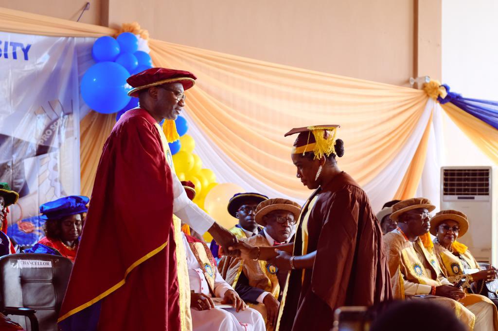 Femi Otedola becomes Chancellor, gifts 750 students N1m each