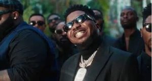 Skiibii brags saying his colleagues ask him for features HE DOESN’T Skiibii brags about not asking his colleagues for features