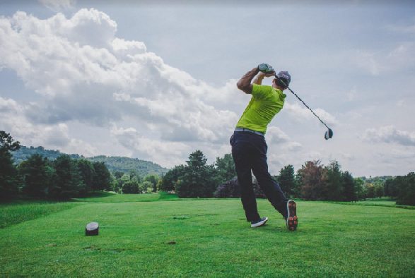 Top Tips and Tricks to Help You Improve Your Golfing Game