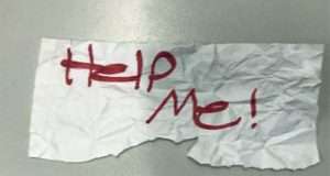 Woman arrests her daughter’s kidnapper Woman arrests her daughter's kidnapper